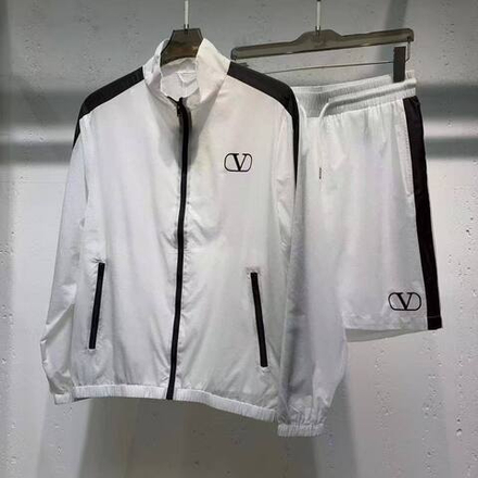 Прогулочный костюм Valentino