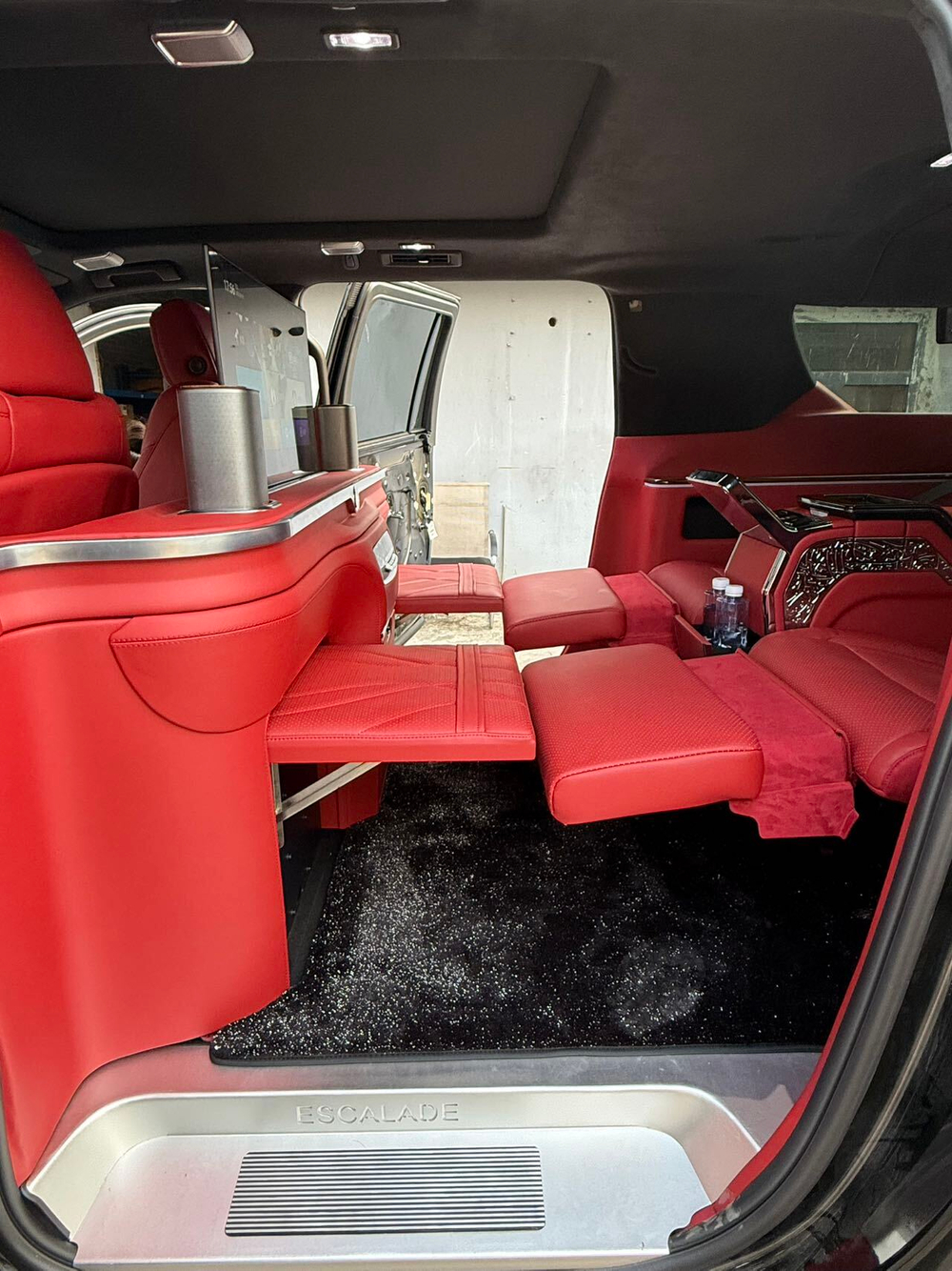 Капитанские сиденья с перегородкой для Cadillac Escalade V Кадилак 2021-2024+ Кресла Сидения VIP