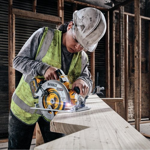 Пила дисковая аккумуляторная DEWALT DCS 573 NT