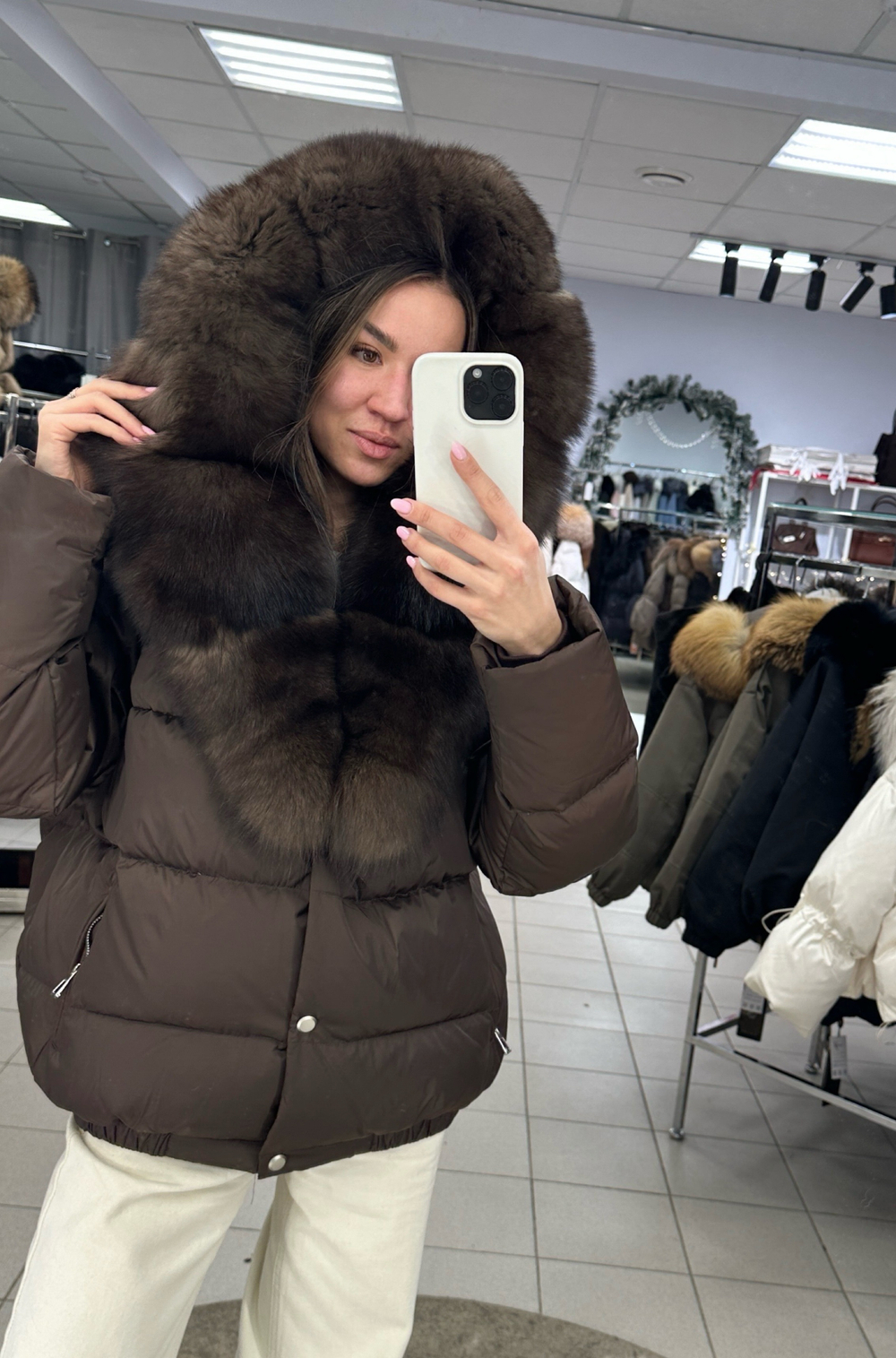 Шоколадный пуховик 60см с мехом финского песца на капюшоне