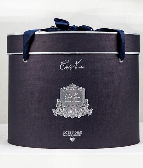 Белый букет роз в прозрачной овальной вазе, Cote Noire