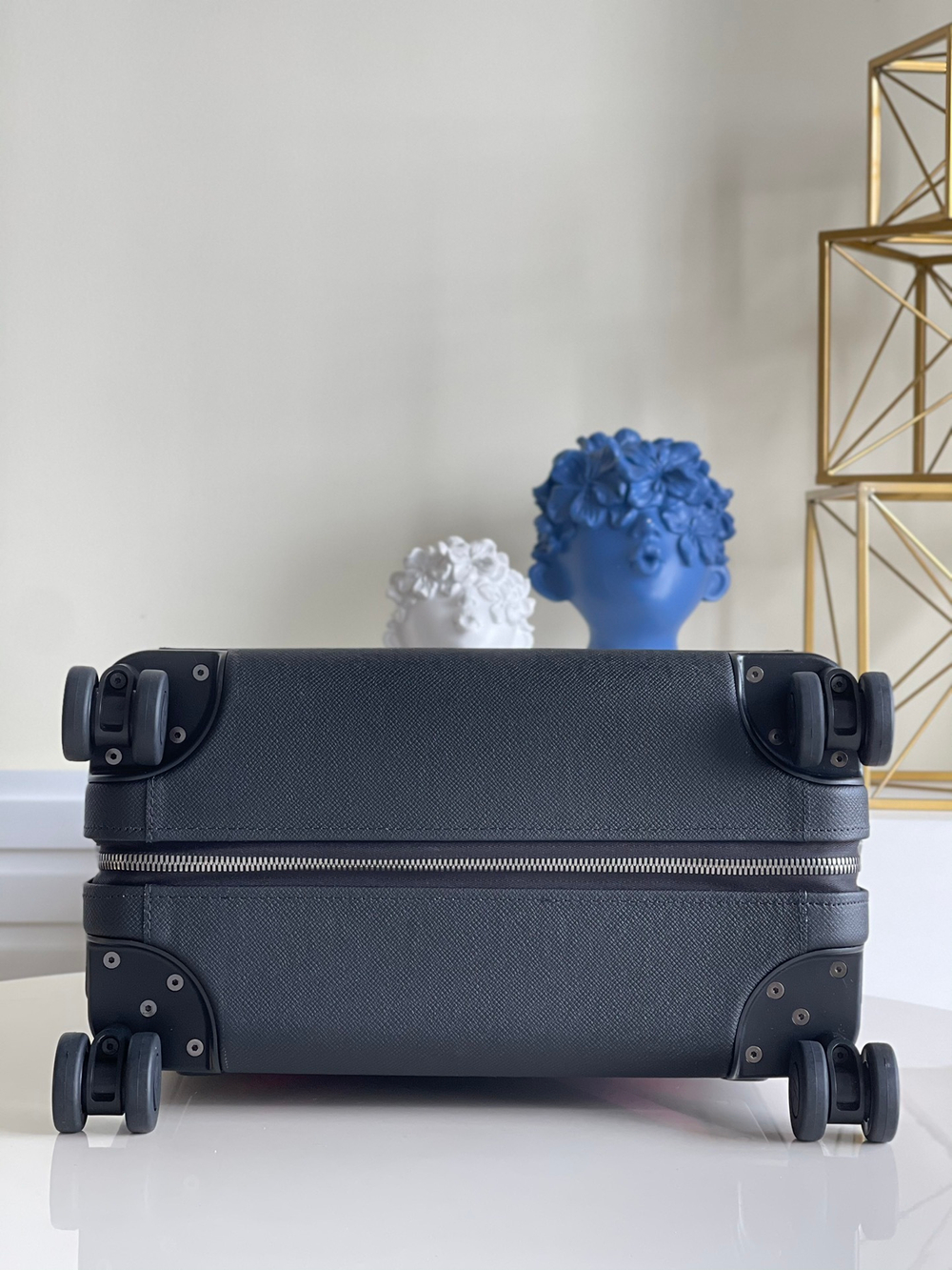 Louis Vuitton Horizon 50 Suitcase