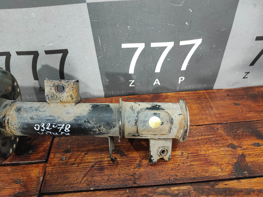 Амортизатор передний правый Suzuki Vitara 2 14-нв Б/У Оригинал 4160154PA