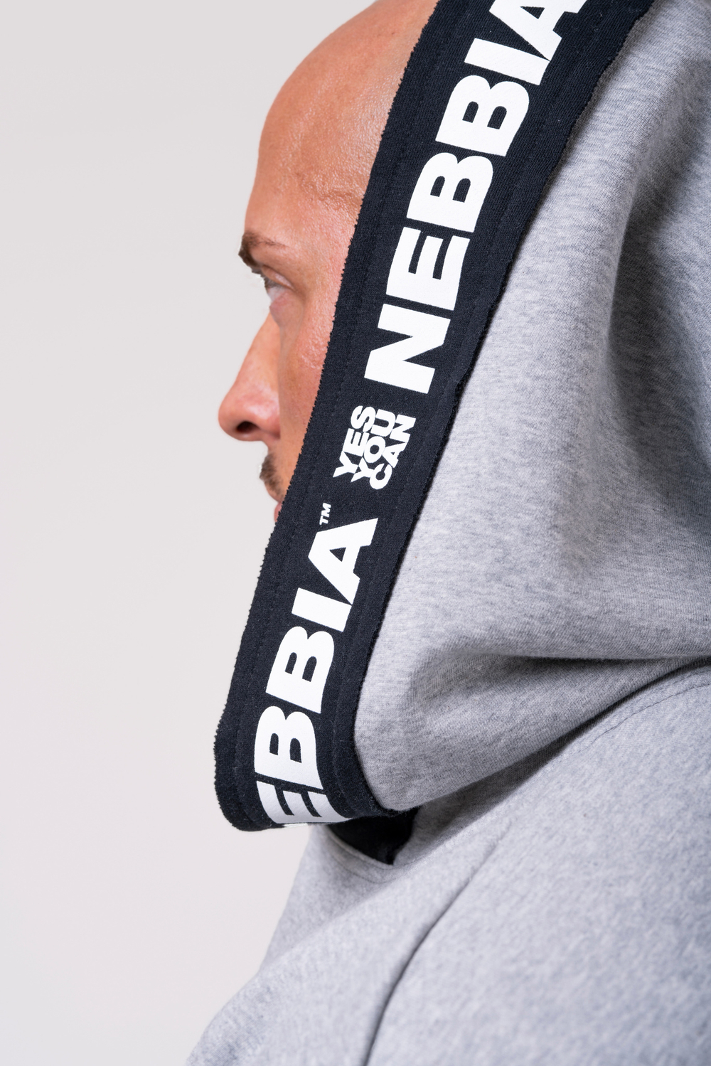Мужская футболка Nebbia Reg top with hoodie 175 light grey