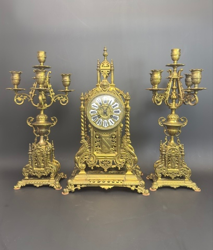 Антикварный часовой гарнитур