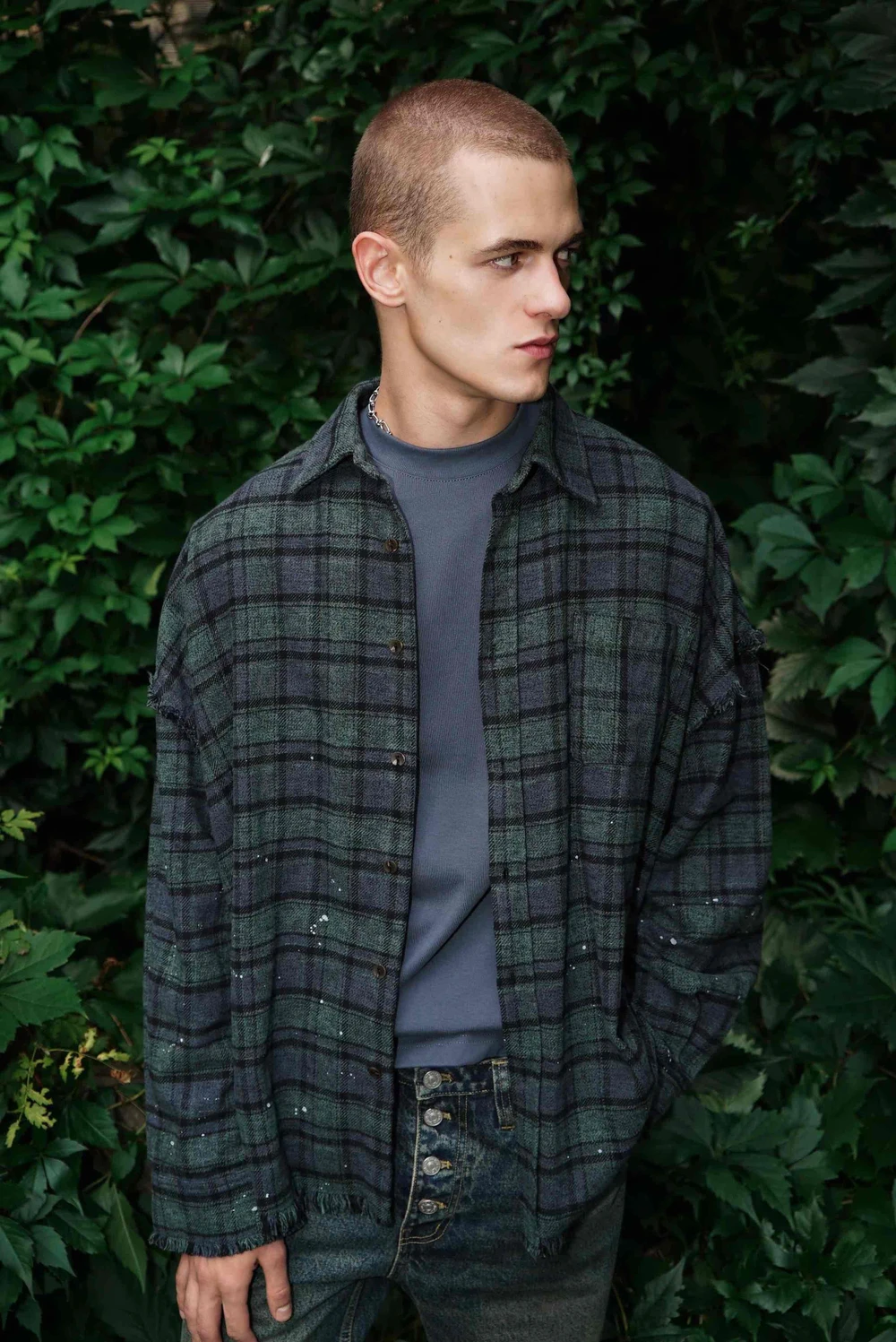 Рубашка в клетку с необработанным краем сине-зеленая