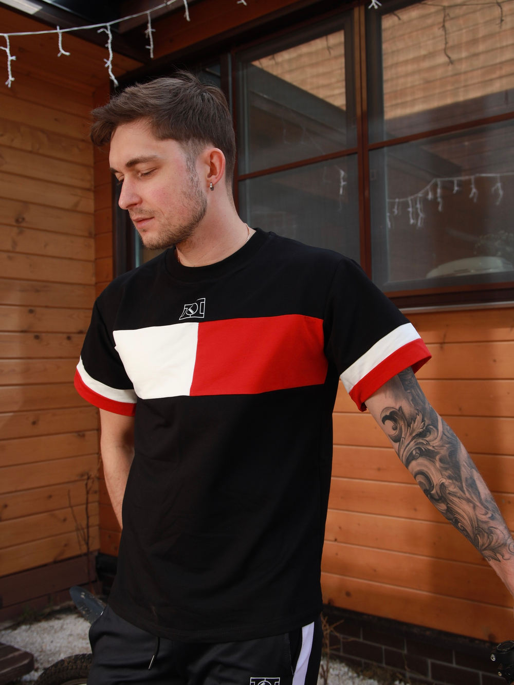 Футболка спортивная комбинированная Город Горький черный белый красный