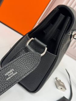 Черная сумка Hermes Kelly Messenger PM