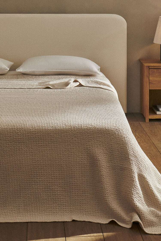 ZARA HOME ВАФЕЛЬНОЕ ПОКРЫВАЛО, ЭКРЮ