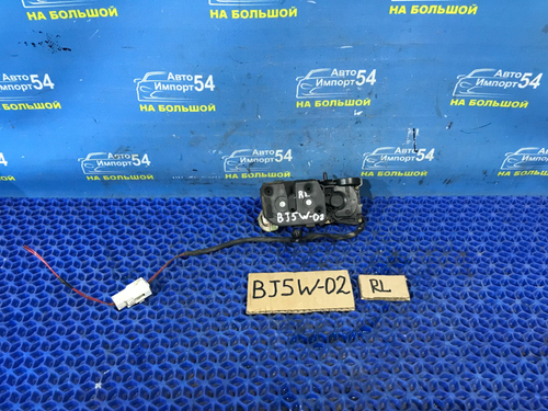 Замок двери задней левой MAZDA FAMILIA 2001