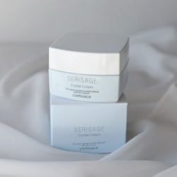 Отбеливающий антивозрастной крем с экстрактом шелка COMOACE Serisage Crystal Cream
