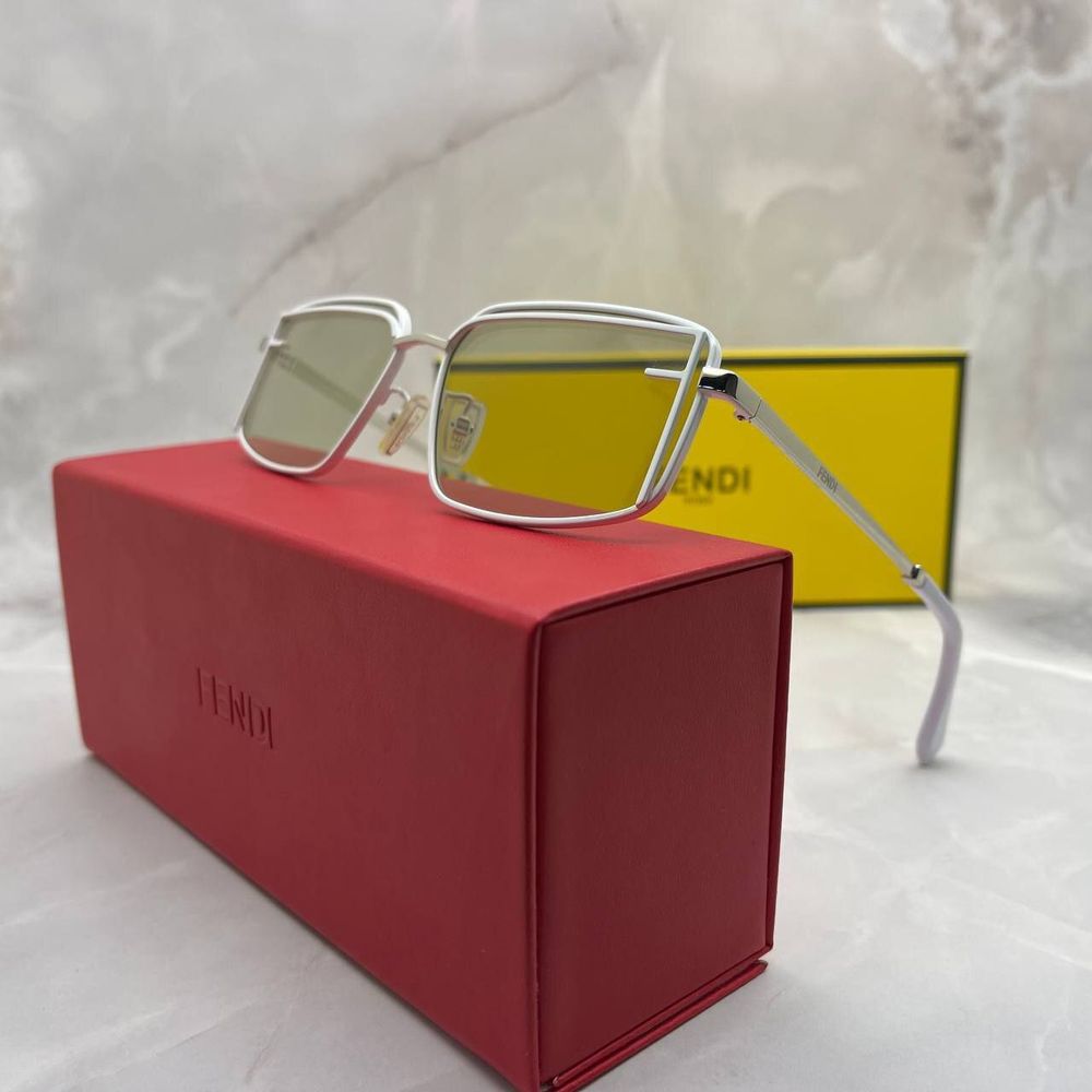 Солнцезащитные очки Fendi