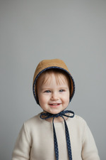 Чепец с козырьком