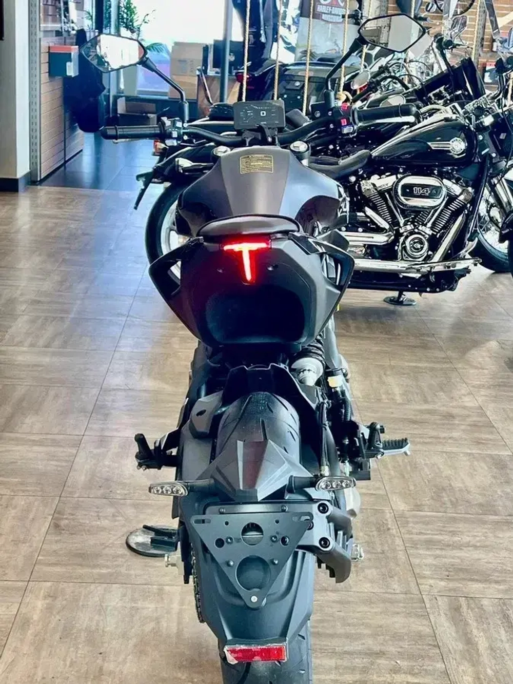 QJMOTOR SRK 400, 2024