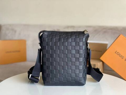 Сумка-мессенжер Louis Vuitton