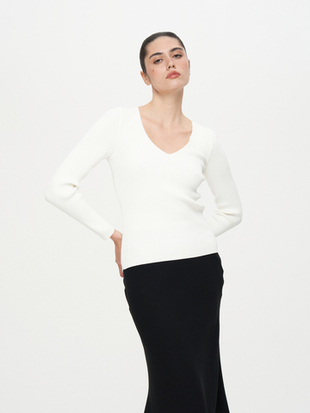 Топ с длинным рукавом и V-образным вырезом