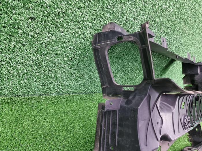 Воздуховод радиатора BMW 2er G42 (2021-н.в.)