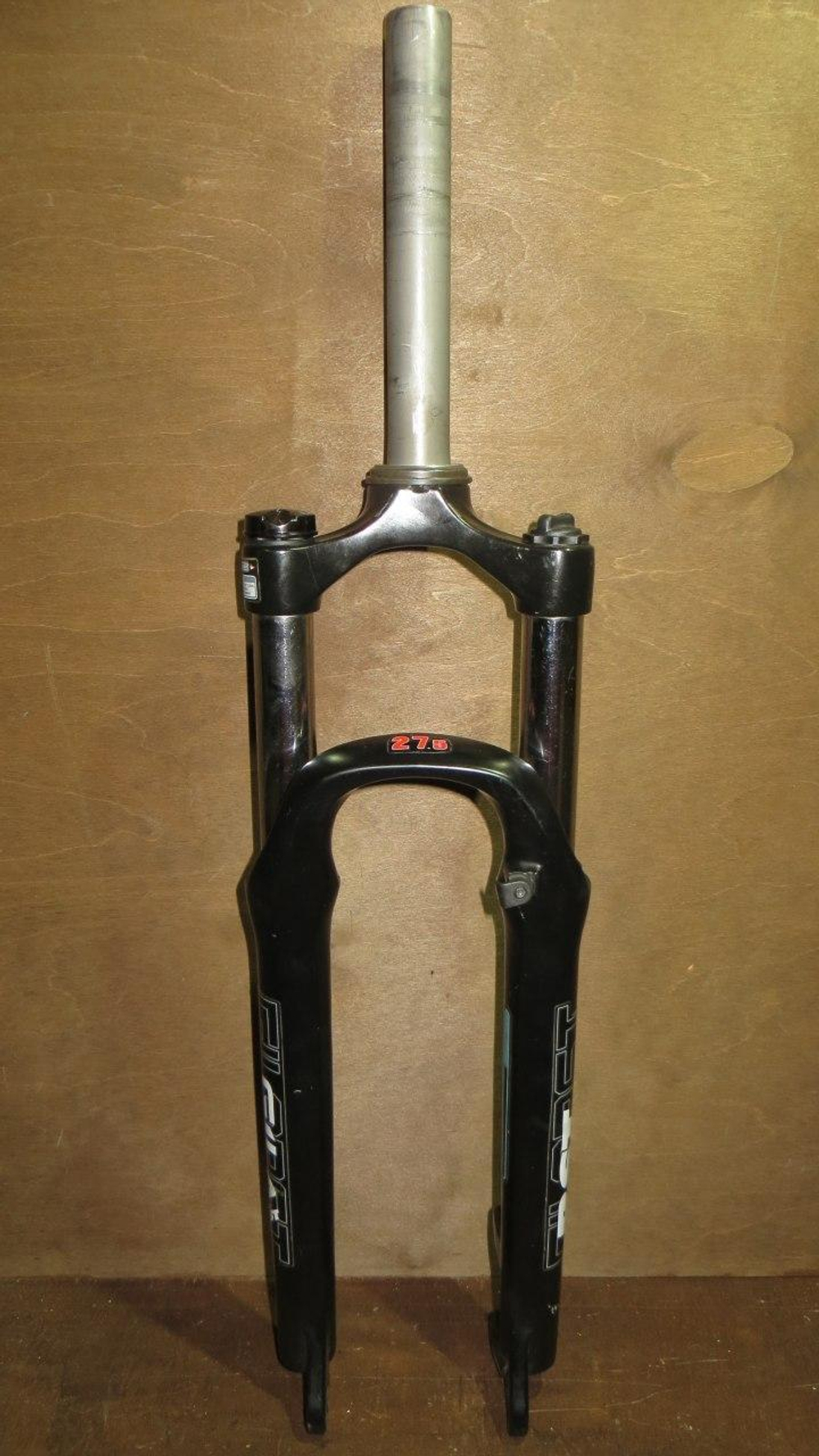 Вилка  велосипедная 27,5" 100мм RST GILA