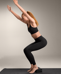 Oysho Спортивный бюстгальтер Light Touch со средней поддержкой, черный