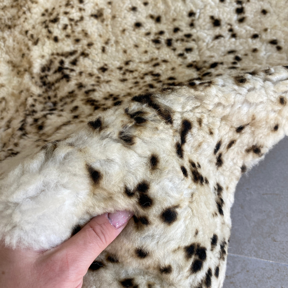 Ковер из 6 шкур \ Натуральная овчина с коротким ворсом.