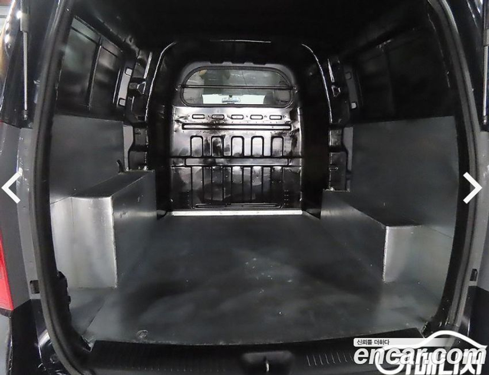 Hyundai The New Grand Starex Van 5-и местный (07.2020)
