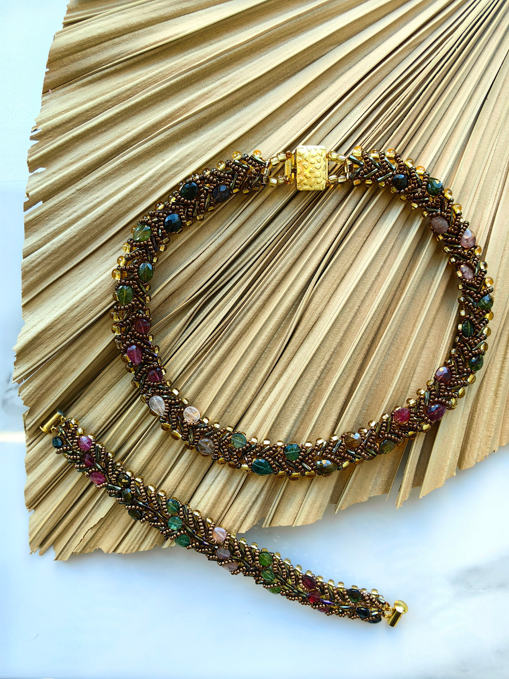 Браслет из бисера "Змейка" 19 см ручной работы с камнем Турмалин