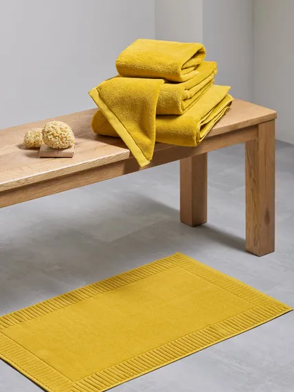 Полотенце для рук цвета охры из коллекции essential, 50х90 см