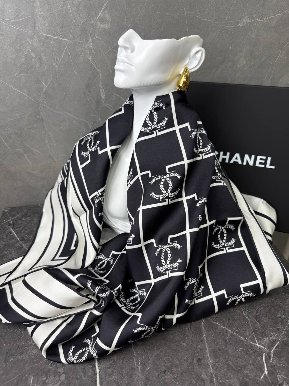 Платок Chanel