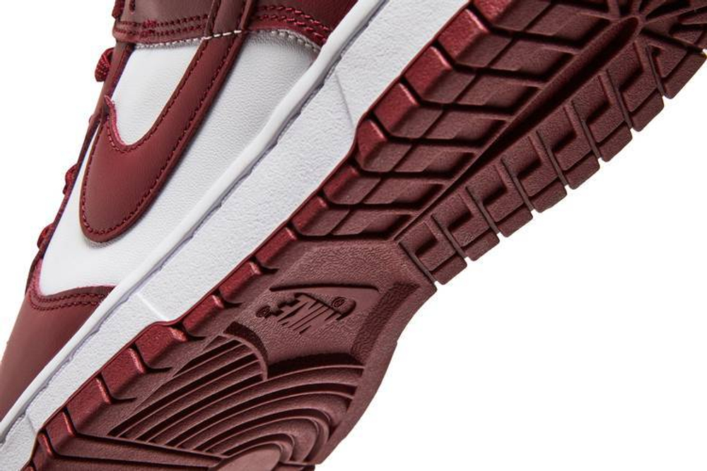 Кроссовки Nike Dunk Low Retro "Team Red"