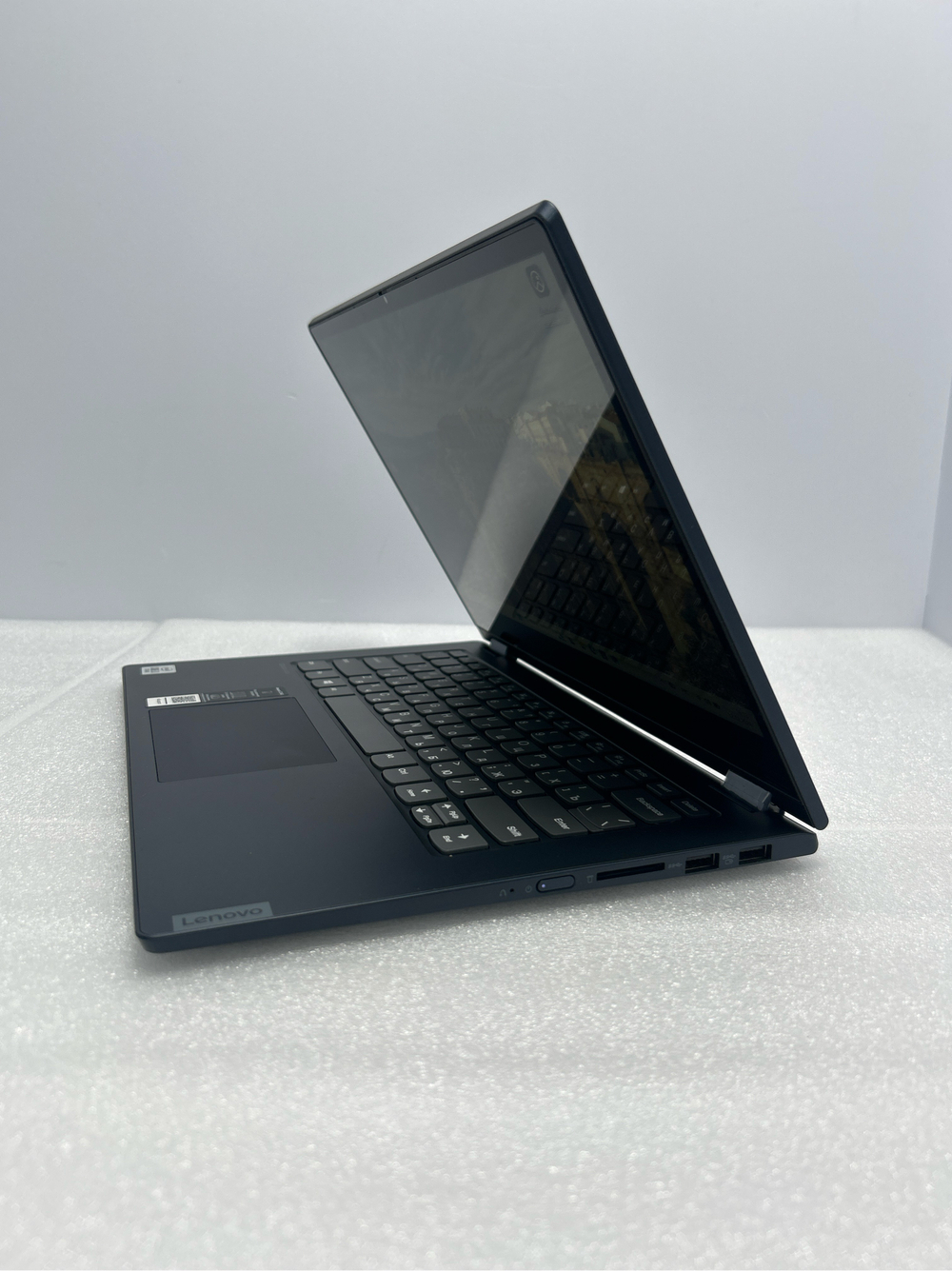 Ноутбук Lenovo C340-14IML (81TK00DERU) 14"/Intel Core i3 10110U/RAM 4GB/SSD 256GB/Intel UHD Graphics/1920X1080 IPS/Windows 11/Подсветка кл-ры: нет/Цвет: Темно-синий. Состояние: B1