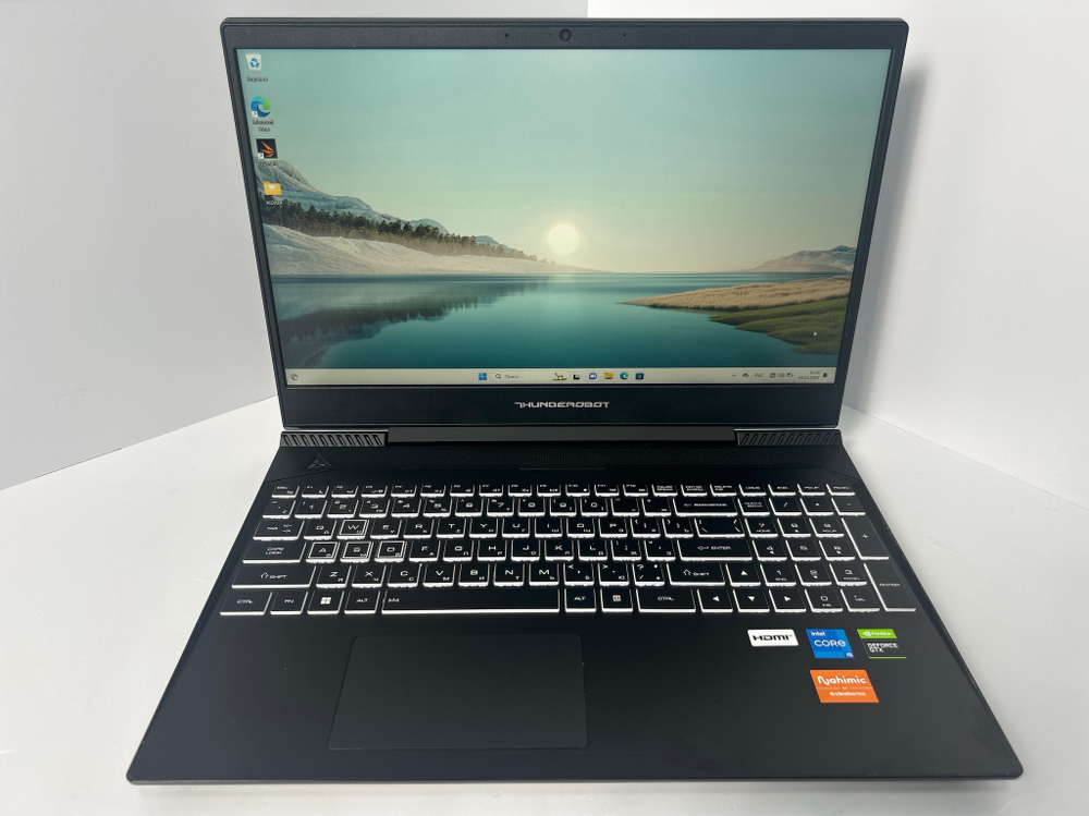 Ноутбук игровой Thunderobot 911 Air D 15.6"/Intel Core i5 11260H 2.6 ГГц/RAM 8GB/SSD 256GB/GeForce GTX 1650 4GB/1920*1080/IPS/DOS/Подсветка кл-ры: LED/черный. Состояние: B1