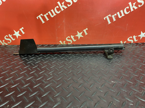 Направляющая стекла двери левой