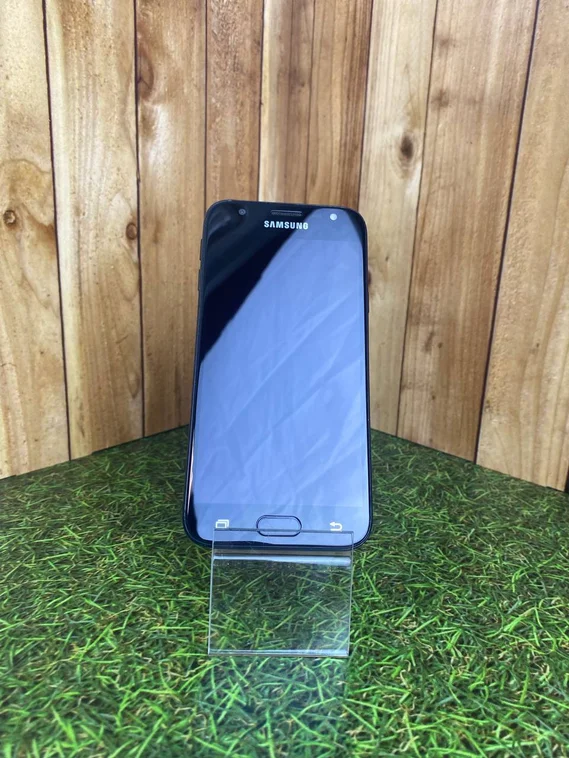 Смартфон Samsung Galaxy J3 16 ГБ черный Витринный