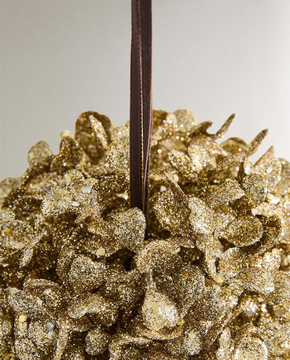 ZARA HOME ЕЛОЧНОЕ УКРАШЕНИЕ С БЛЕСТЯЩИМИ ЛЕПЕСТКАМИ, ЗОЛОТИСТЫЙ