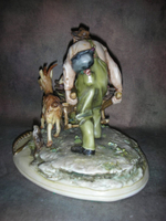Статуэтка. Фарфор. Селянин с козами. Capodimonte. Италия