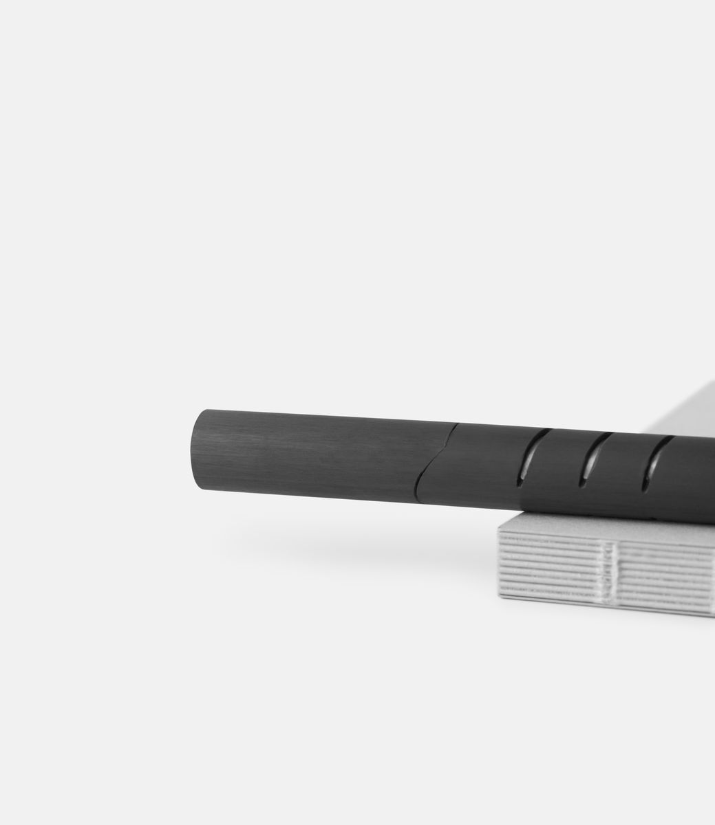 Lucio Rossi Ultra — перьевая ручка из карбона