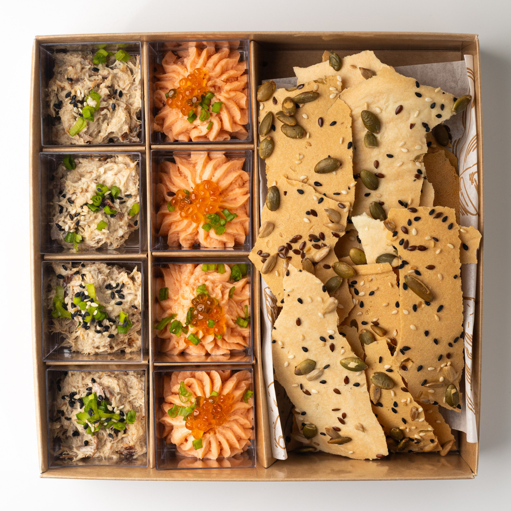 Сет паштетов с чипсами из злаков