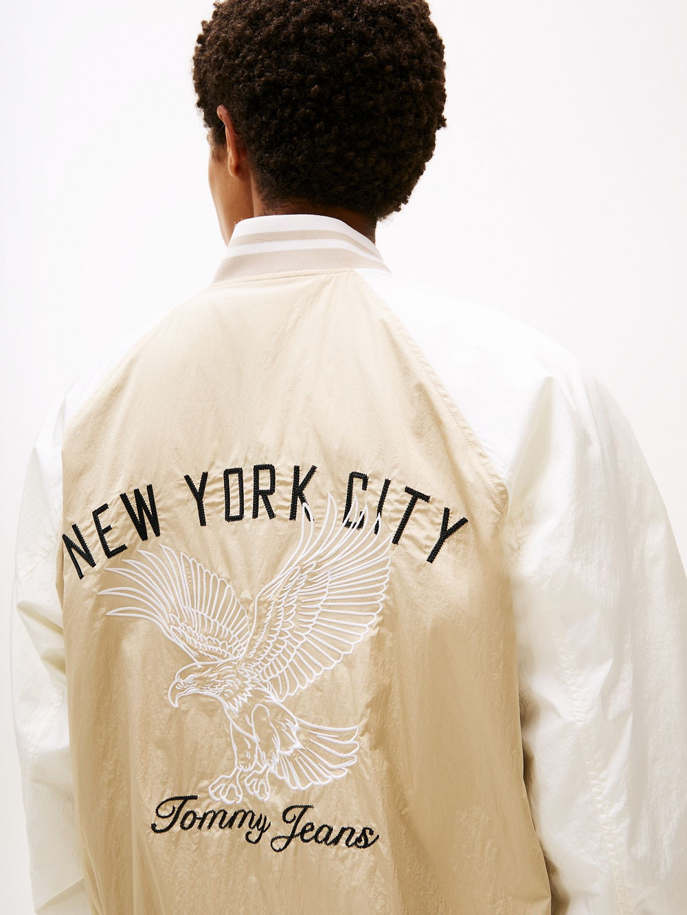 Бомбер Tommy Jeans Eagle Graphic Light Beige/ Ancient White