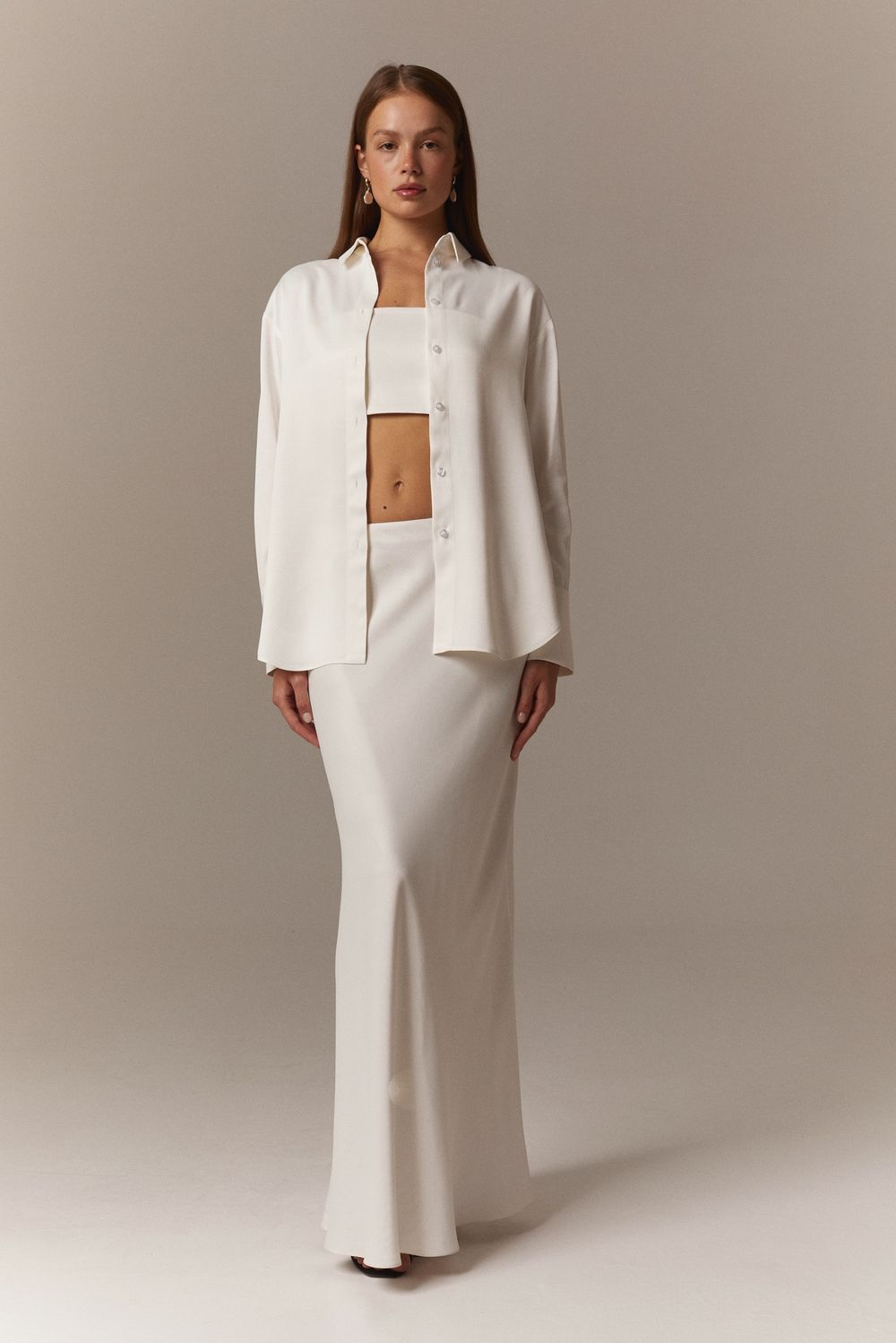 Рубашка атласная белая