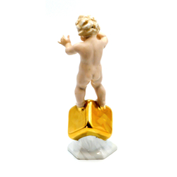 [Коллекционная статуэтка] Путти на кубе. Фарфор, позолота, роспись.  Графенталь (Gräfenthal), 1935 г