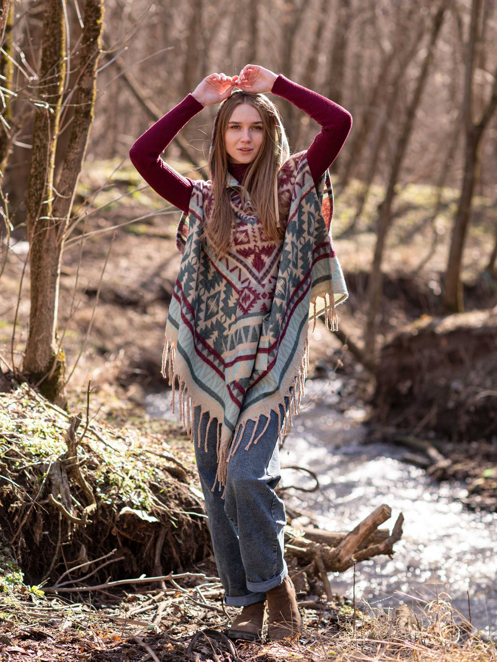 Пончо женское шерстяное с орнаментом