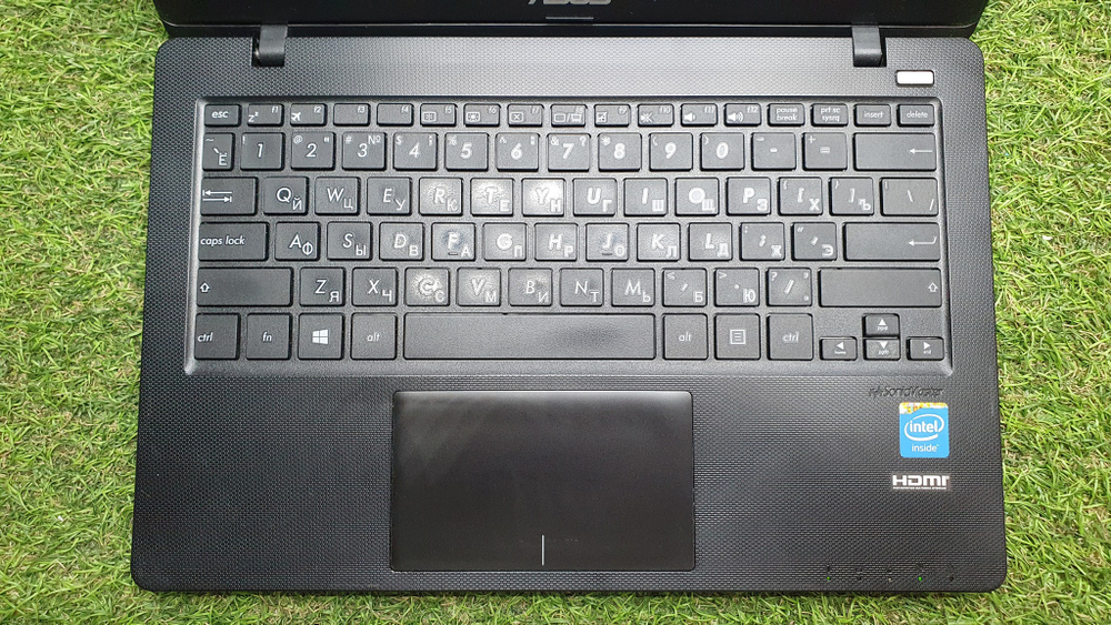 Ноутбук ASUS Celeron/4 Gb