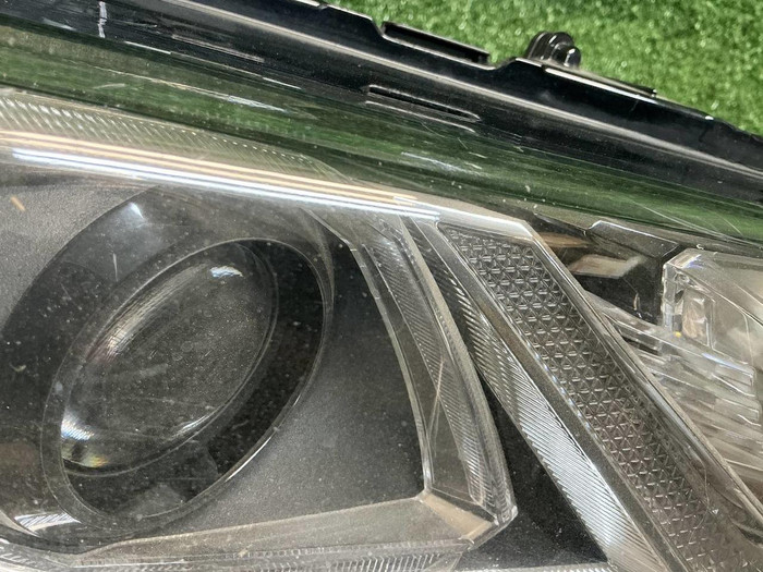 Битая Фара правая Toyota Camry xv70 (17-нв) LED