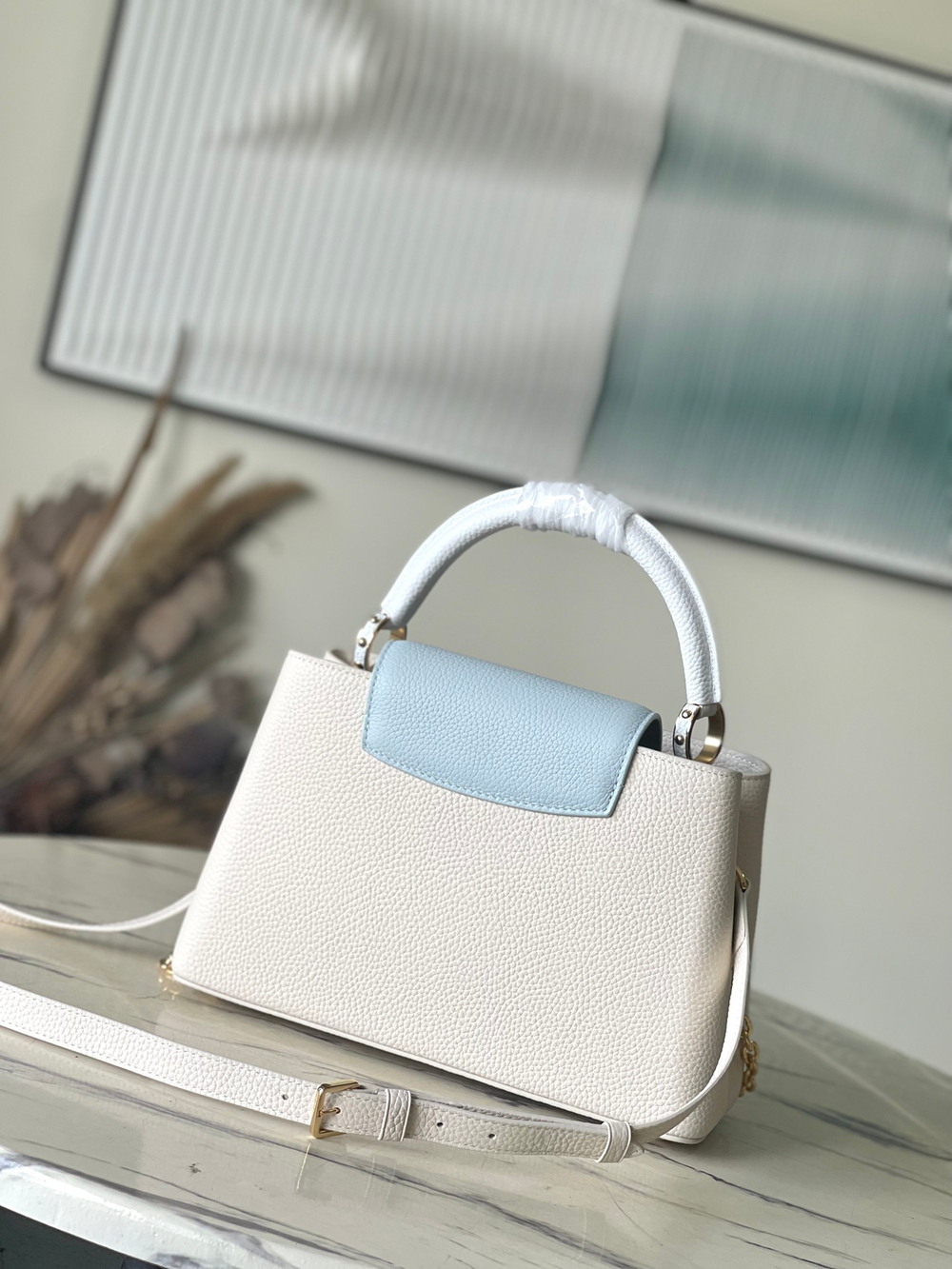 Louis Vuitton Capucines MM