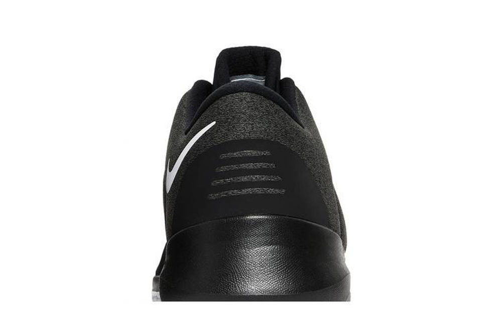 Кроссовки Nike Air Versitile 2