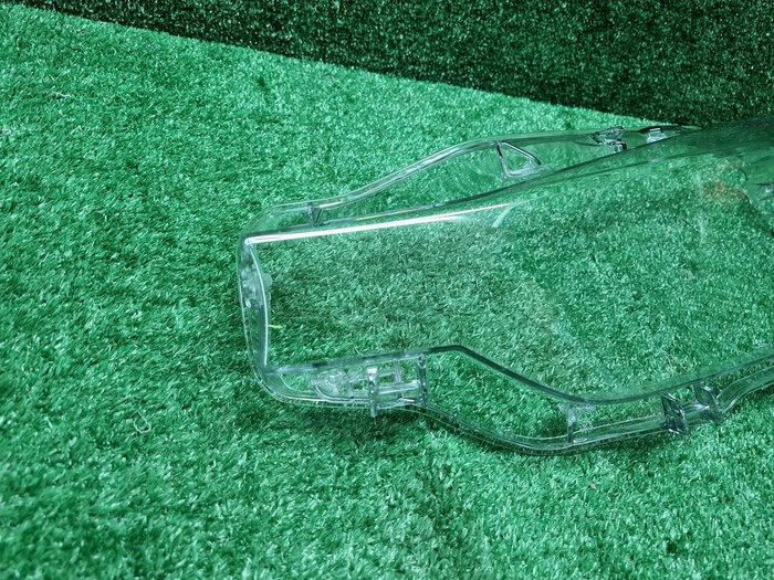 Стекло фары левое BMW 3er F30 (2015-2020)