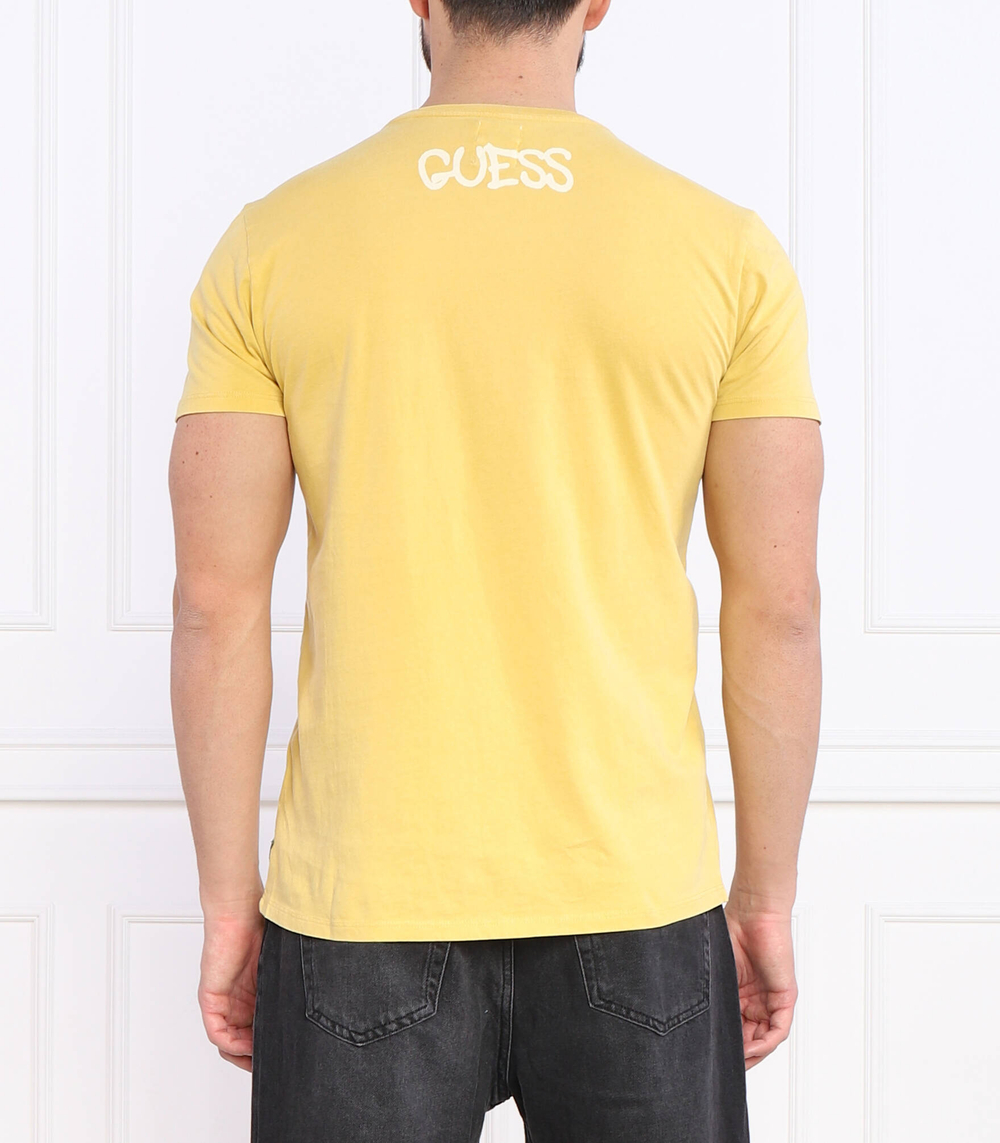 футболка banksy queen GUESS - желтый(M3RI1U KBDL0)