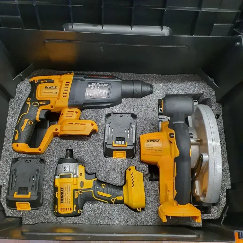 Аккумуляторный набор инструмента 9в1 Dewalt