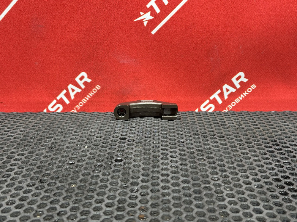 Коромысло клапана