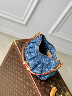 Louis Vuitton Pochette Valley